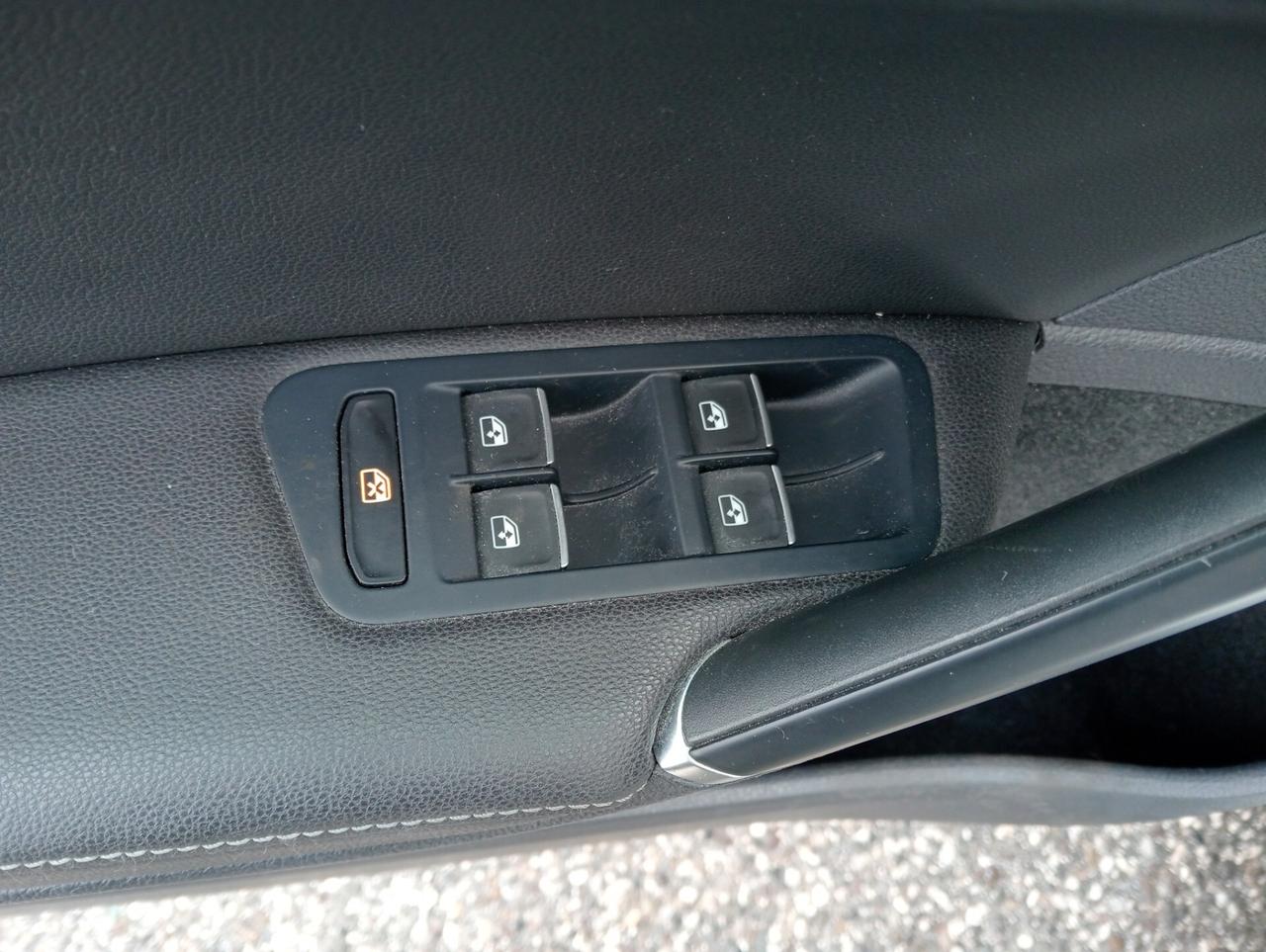 VW Golf 1.4 TSI 150CV DSG 5p. Highline UNIPROPRIETARIO