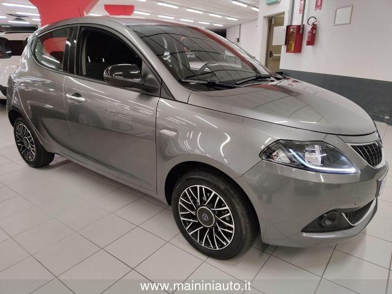 Lancia Ypsilon 1.0 70cv Hybrid 5p Platino + Car Play "SUPER PROMO"