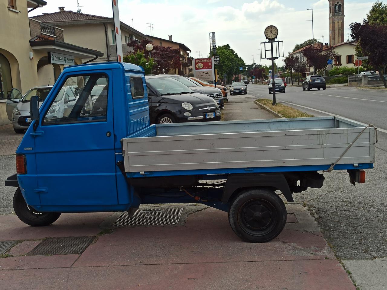 Piaggio Ape TM P703