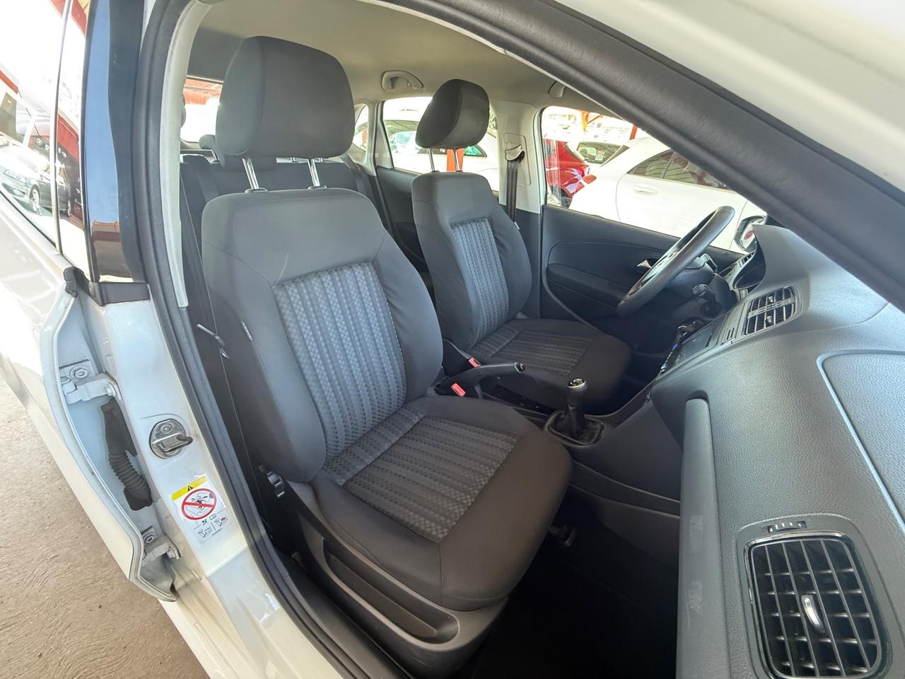 Polo 1.4 TDI- Comfortline-unipro-E6-rate-garanzia