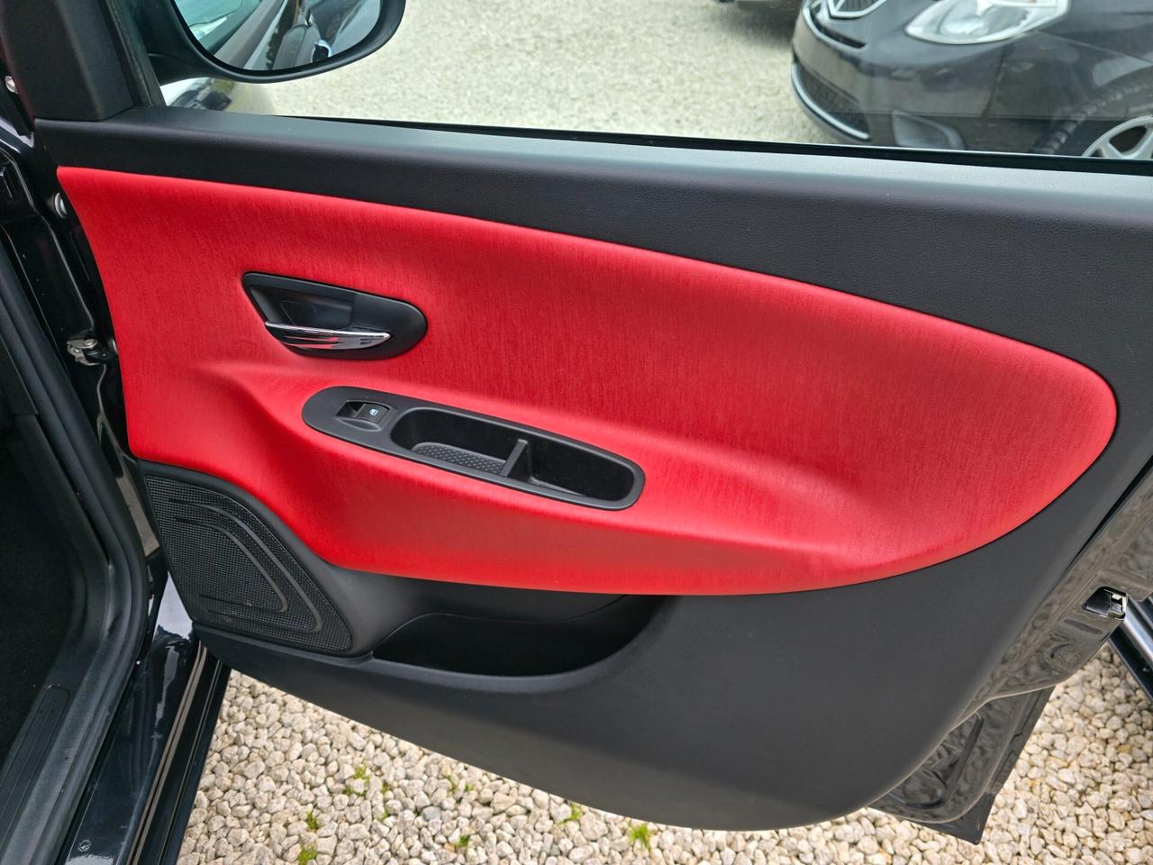 Lancia Ypsilon 1.2 69 CV 5 porte S&S Gold