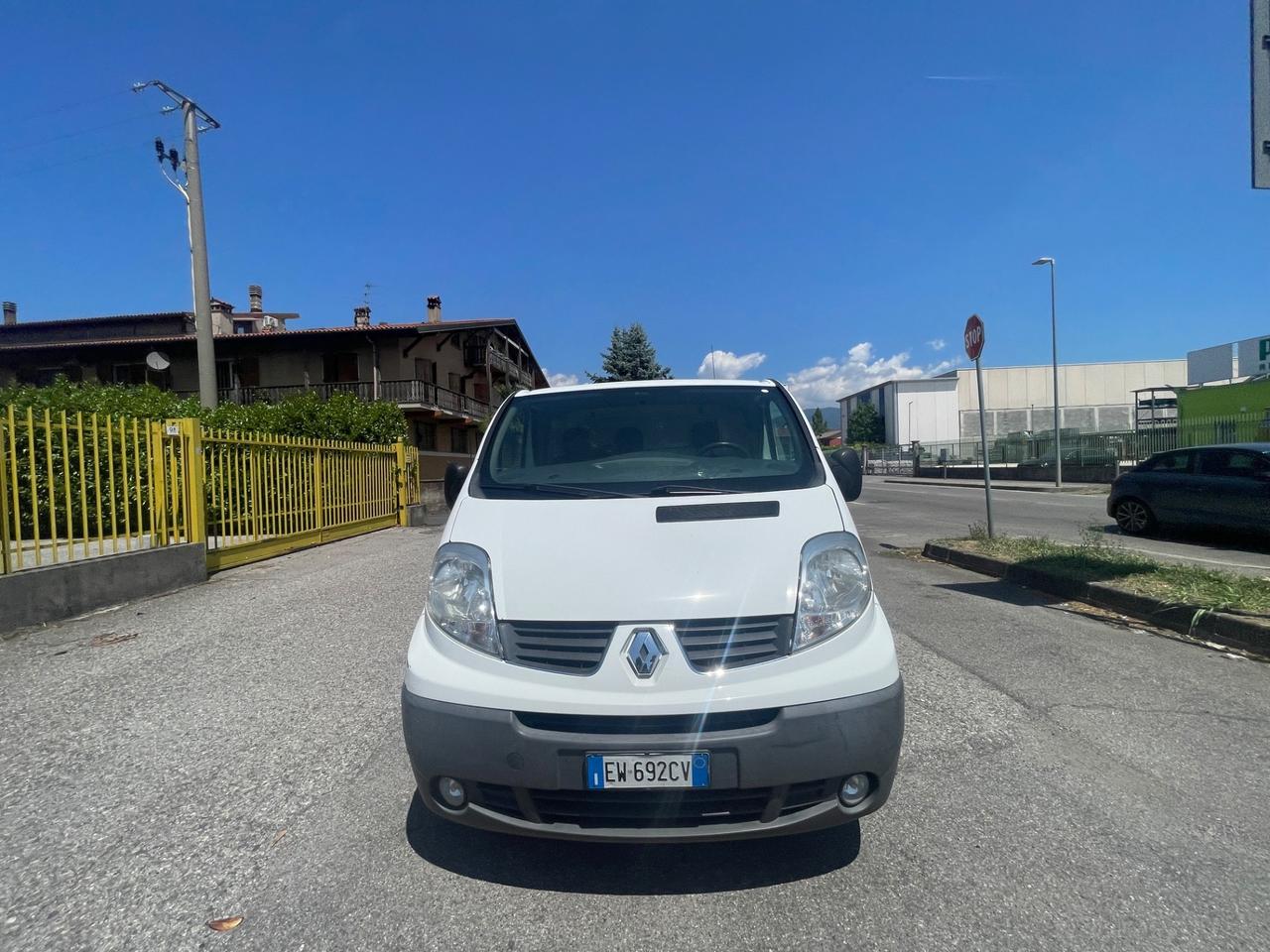 Renault Trafic 2.0 diesel, anno 2014, 220.000 km! Unico proprietario