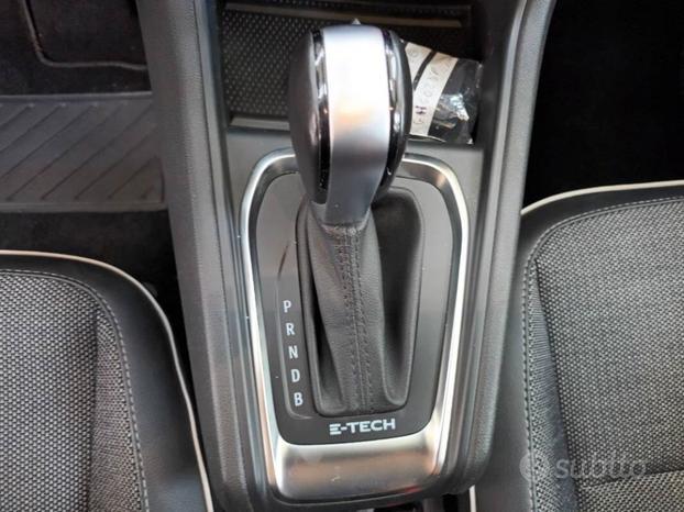 Renault Captur 1.6 E-Tech hybrid Intens 145cv auto