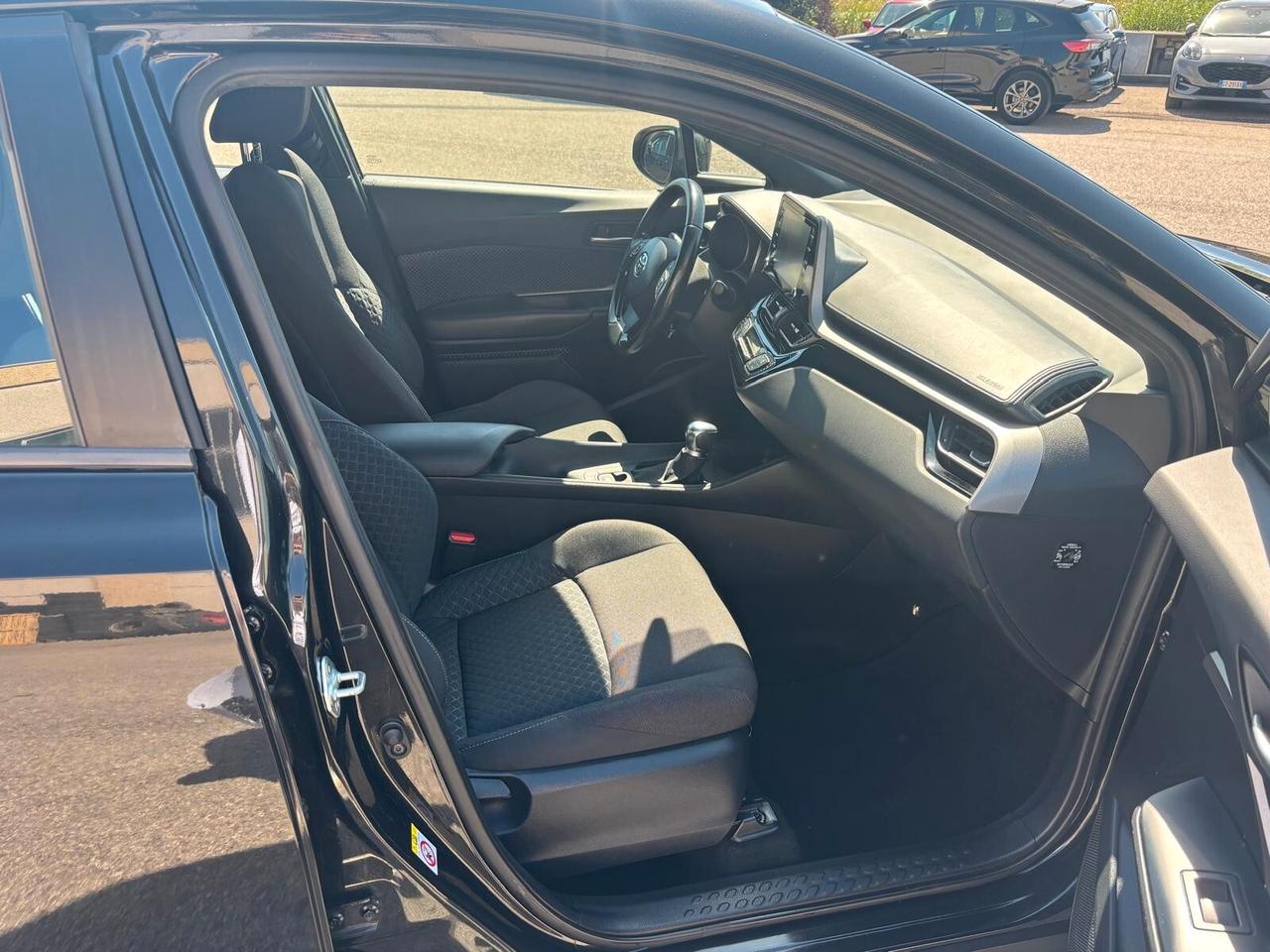 Toyota C-HR 1.8 Hybrid E-CVT Business