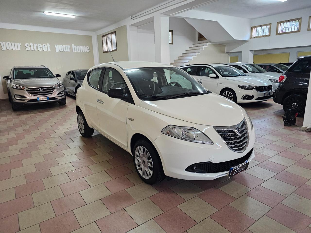 Lancia Ypsilon 0.9 TwinAir 85 CV 5 porte Metano Ecochic Gold