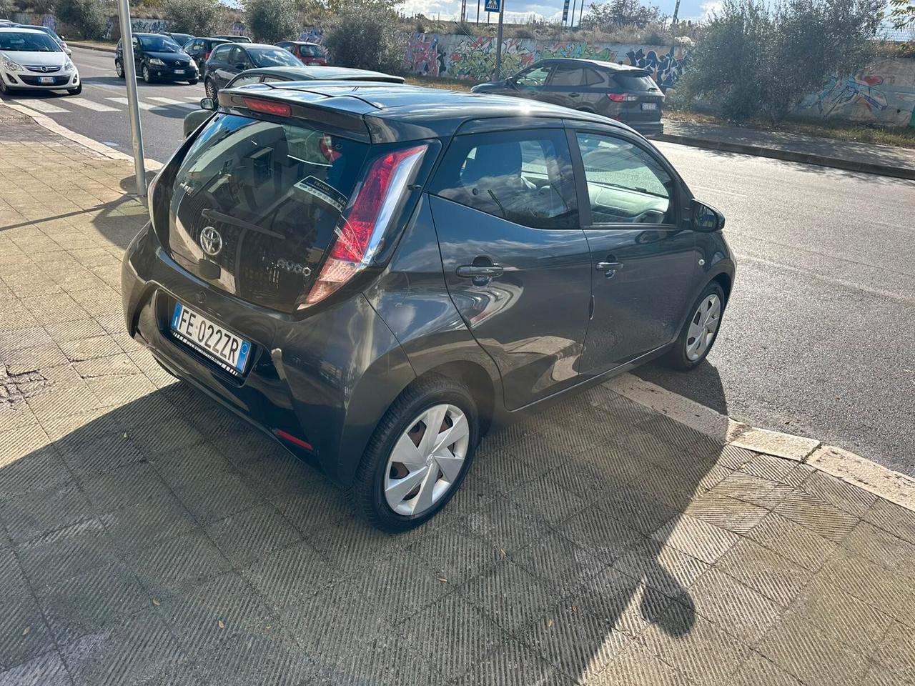 Toyota Aygo 1.0 VVT-i 69 CV 5 porte x-play