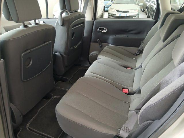 RENAULT Scenic 1.6 16V Dynamique