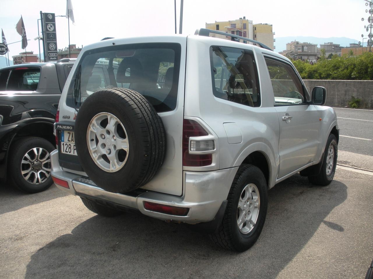 Mitsubishi Pajero 3.2 16V DI-D 3p. GLS1 Autocarro