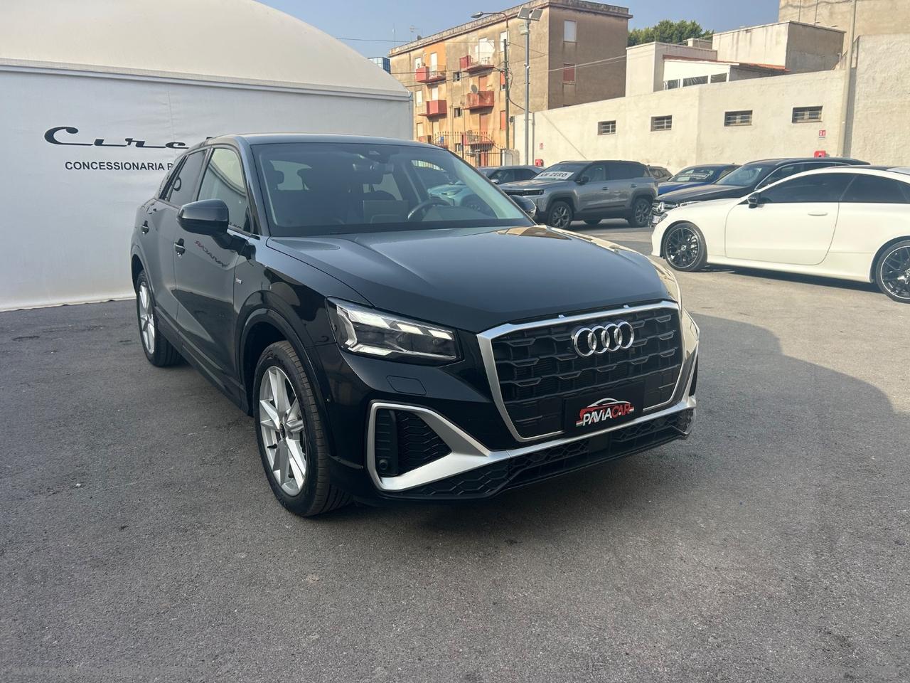 AUDI Q2 35 TFSI S tronic Identity Black