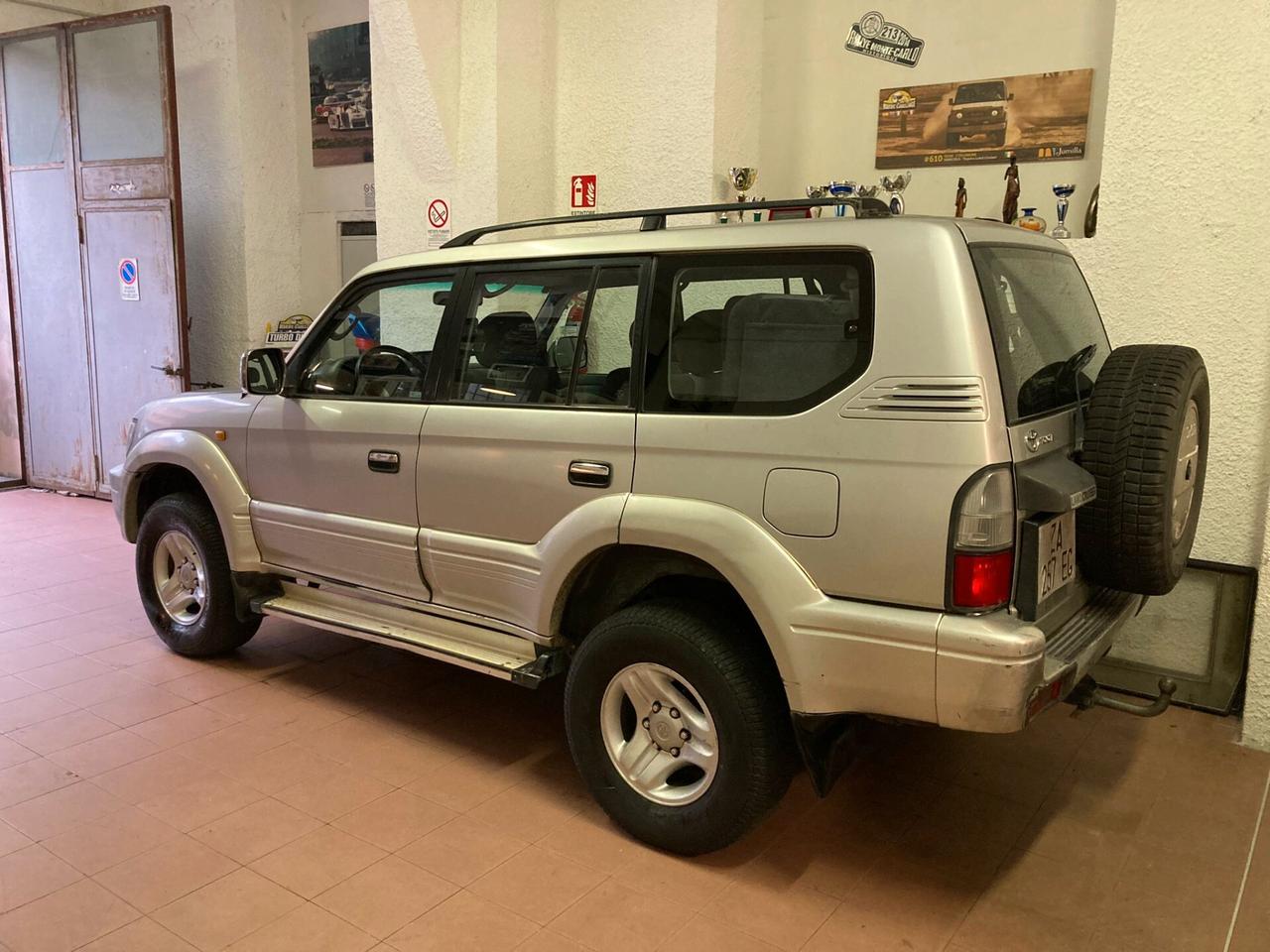 Toyota Land Cruiser KDJ 95
