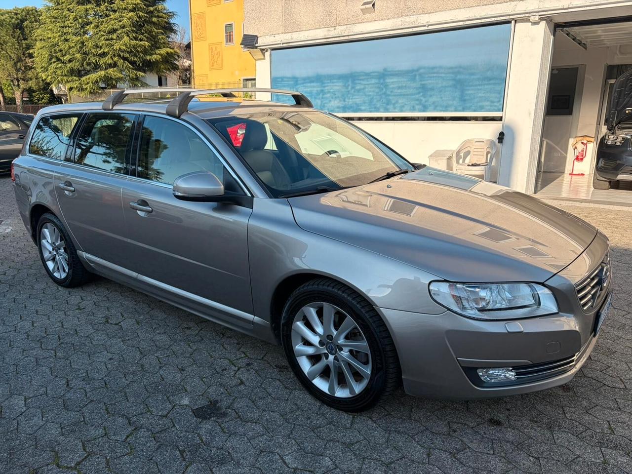 Volvo V70 D4 Geartronic Momentum*EURO6*PELLE