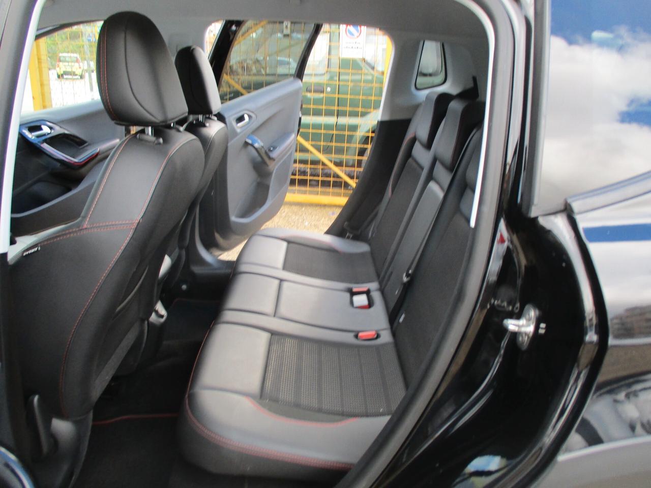 Peugeot 2008 BlueHDi 100 CV Black Matt GT-LINE 2019