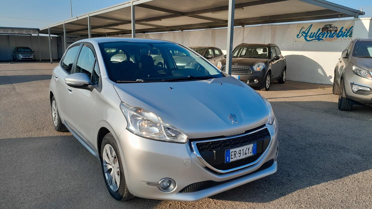 Peugeot 208 1.4 HDi 68 CV 5 porte Allure