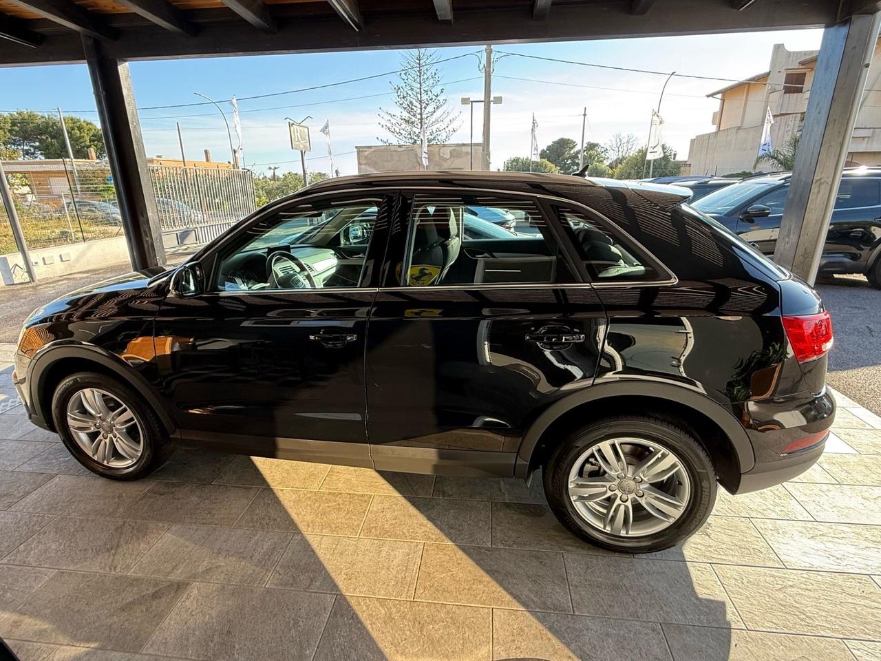 Audi Q3 2.0 TDI 120 CV Business