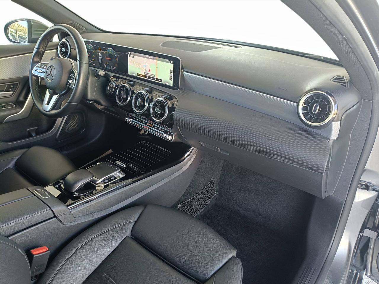 Mercedes-Benz Classe A - W177 2018 - A 180 d Sport auto