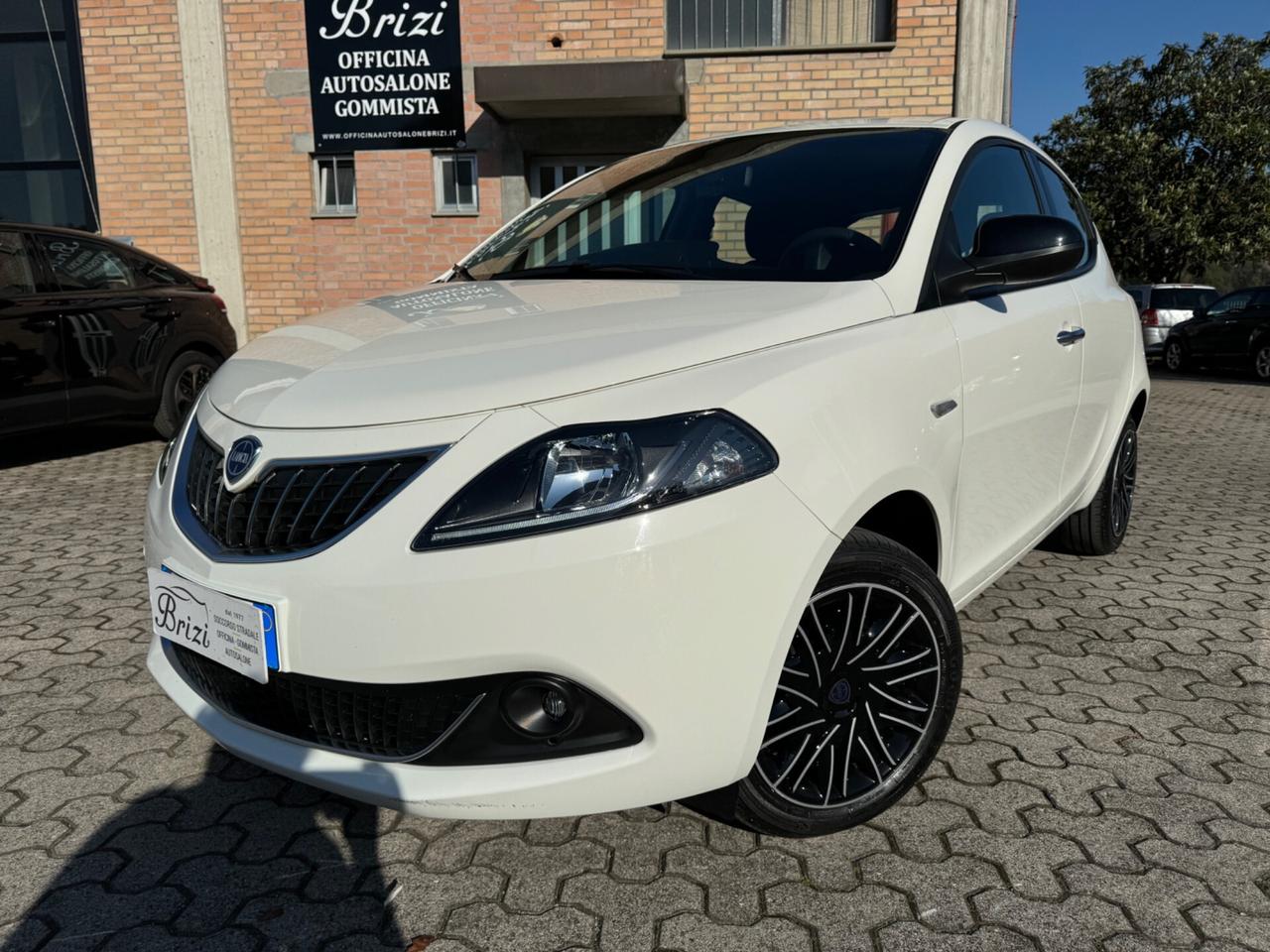Lancia Ypsilon 1.0 FireFly 5 porte S&S Hybrid Gold