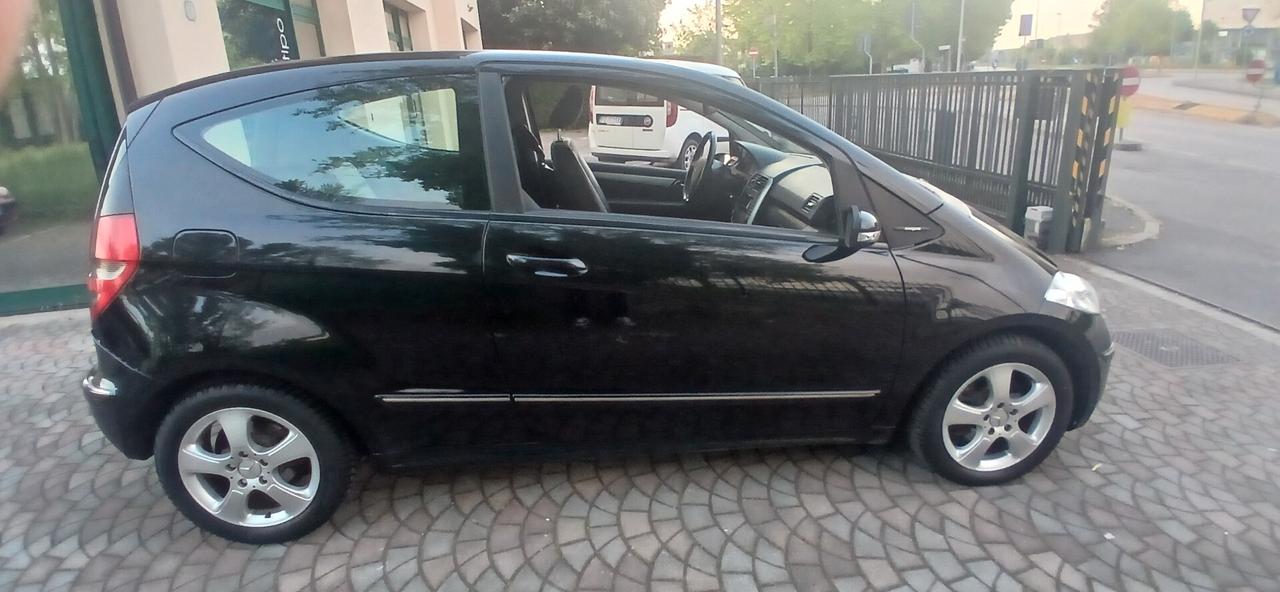 Mercedes A 150 benzina neopatentati