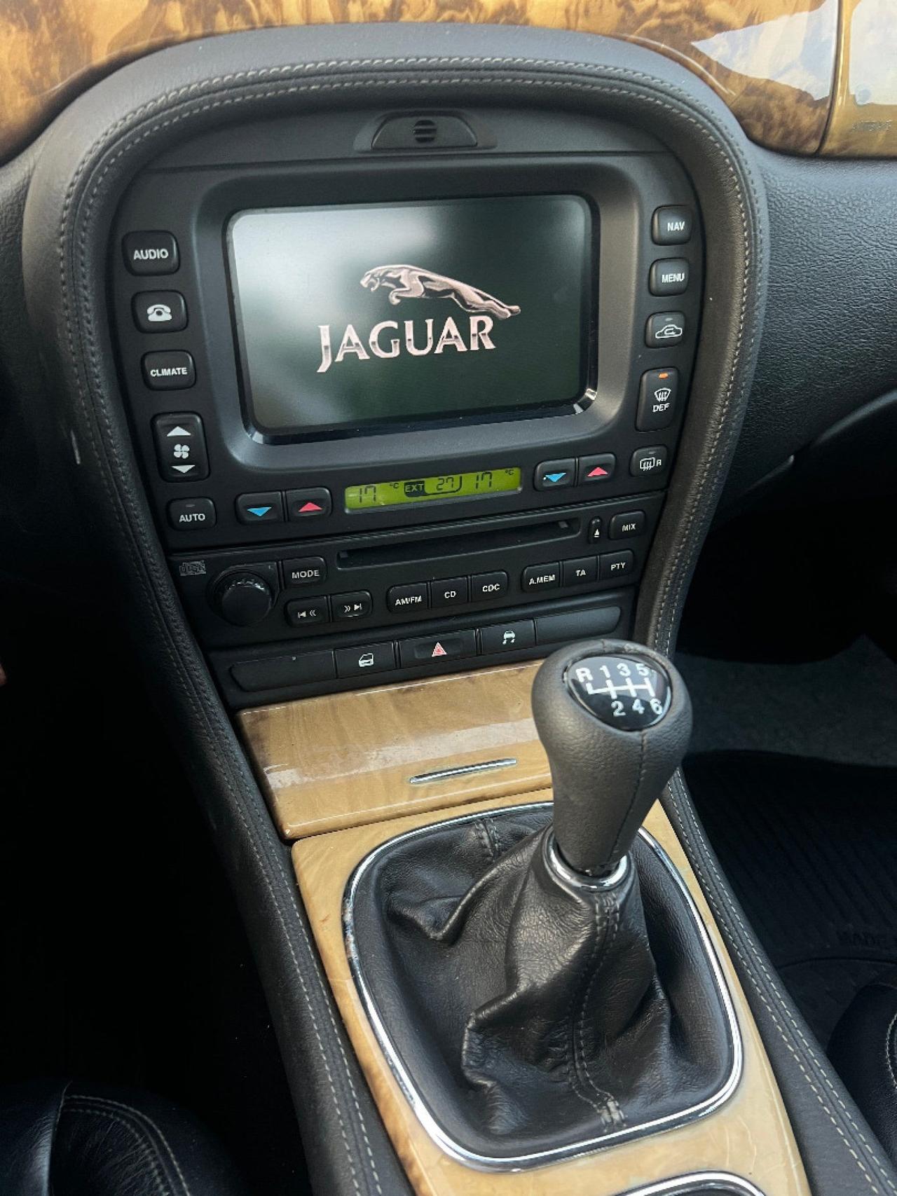 Jaguar S-Type 2.7 diesel V6 Executive