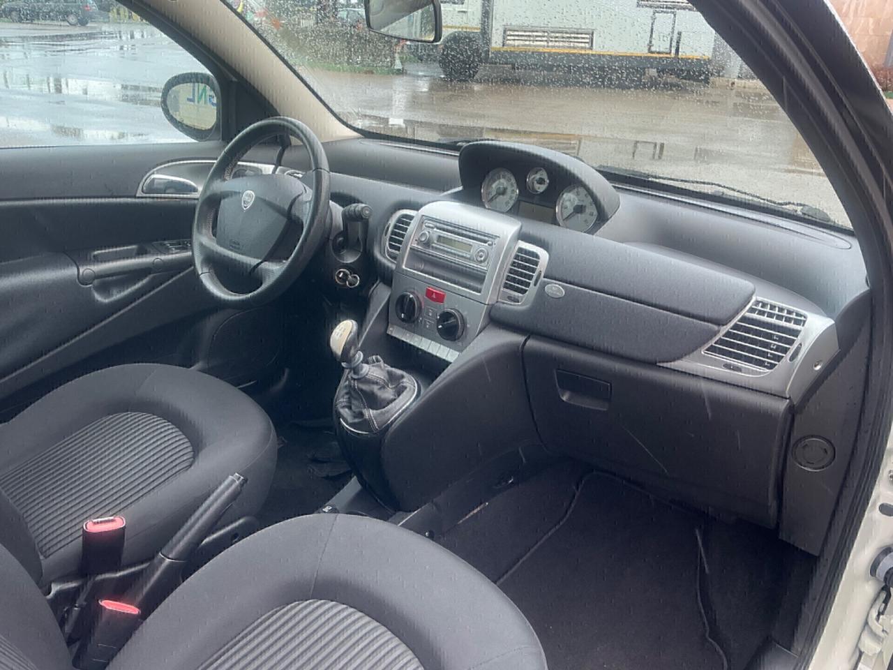 LANCIA YPSILON 1.2 BENZINA -2010