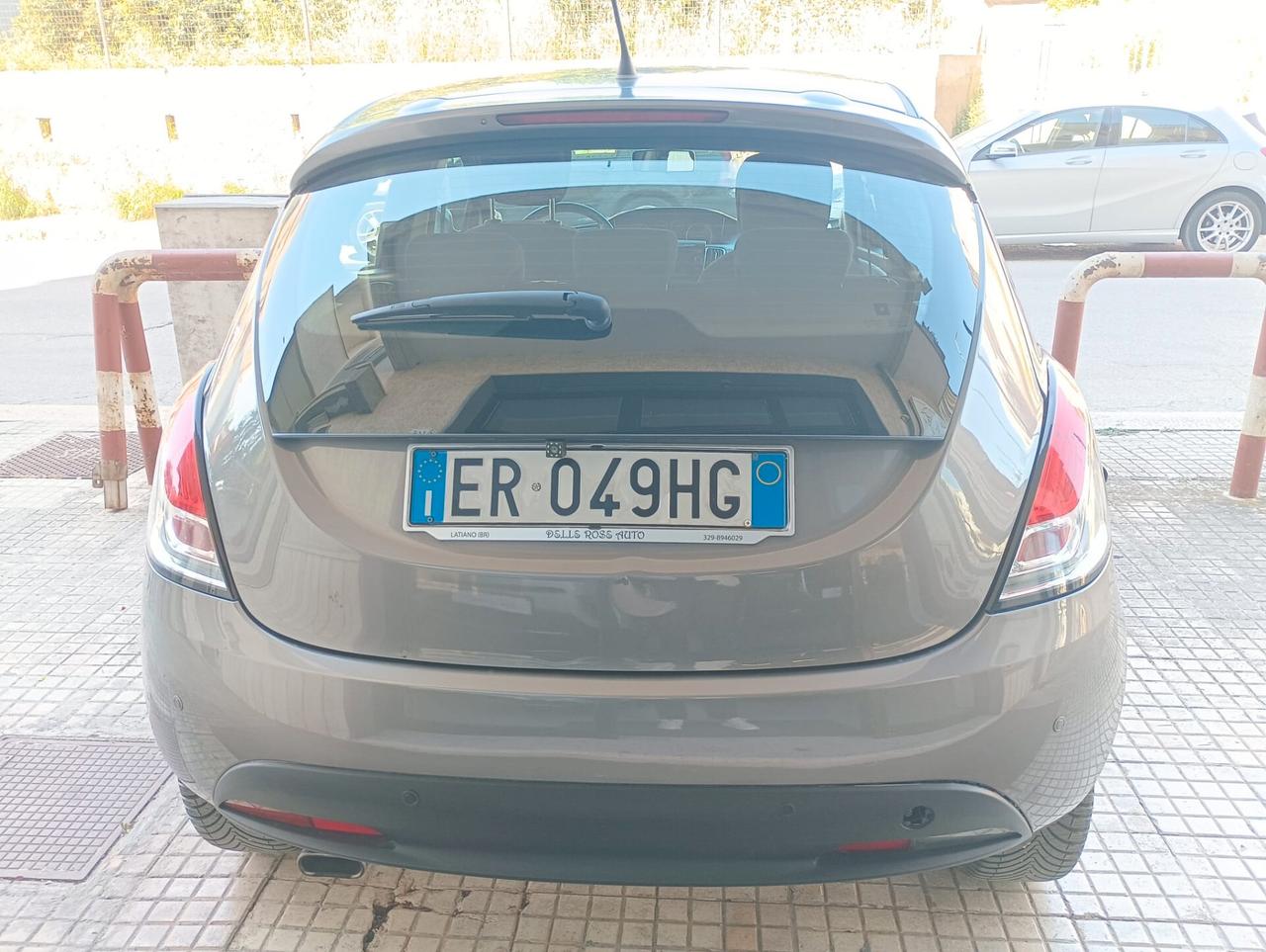 Lancia Ypsilon 1.2 69 CV 5 porte S&S Gold