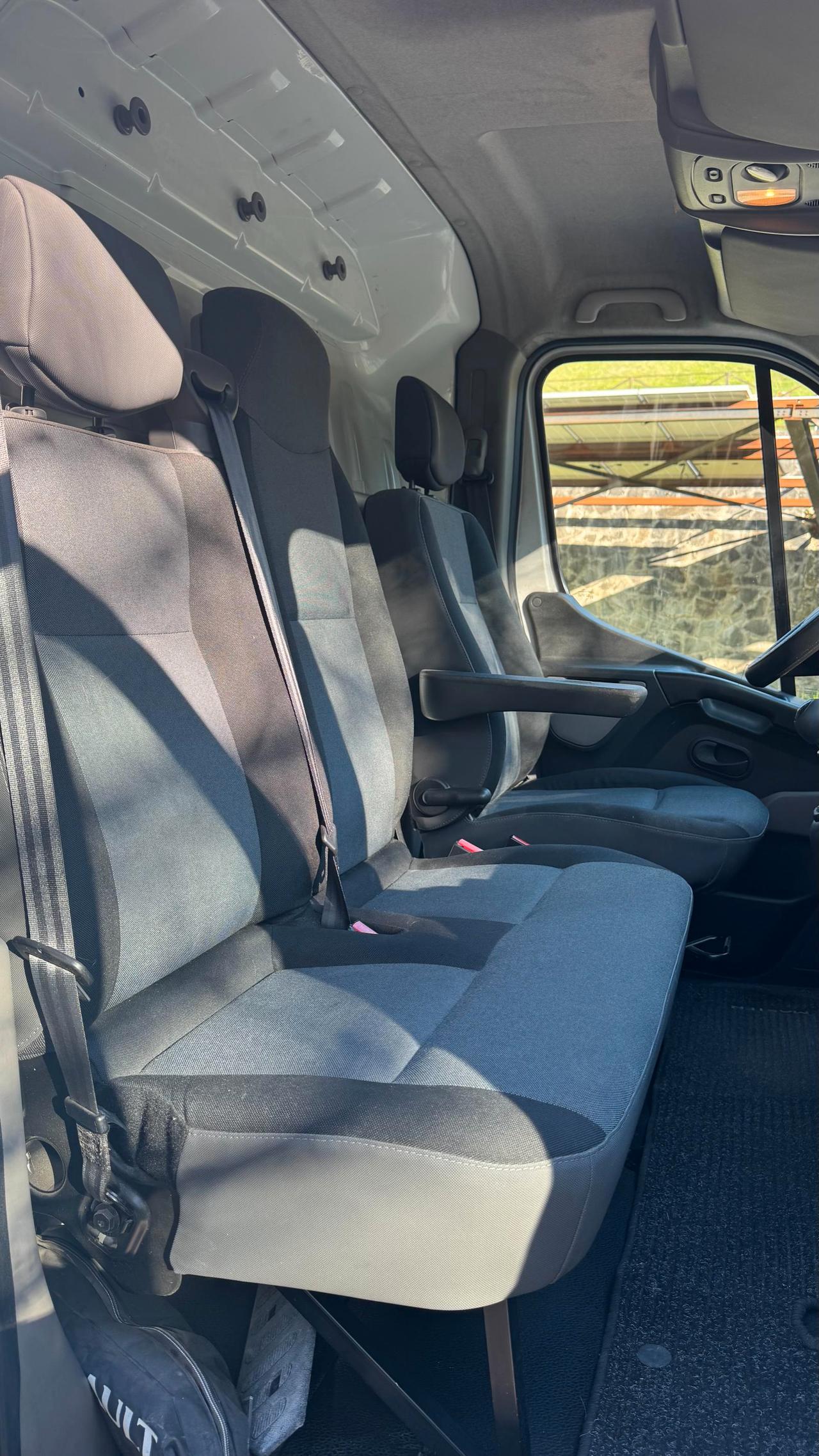 RENAULT Master T33 2.3 dci 125cv L2H2 E5