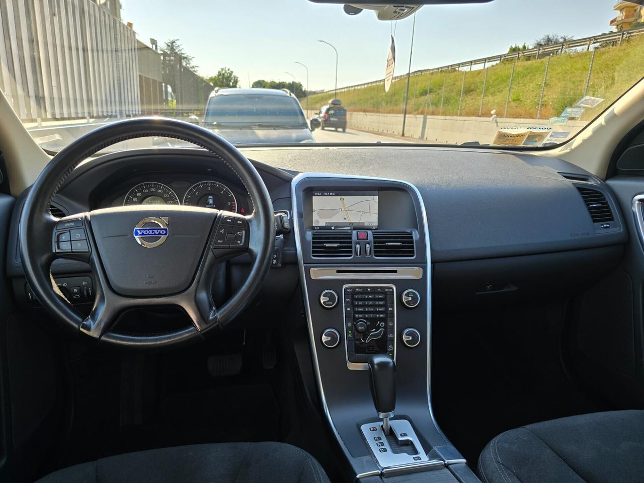 Volvo XC 60 XC60 D5 AWD Geartronic R-design