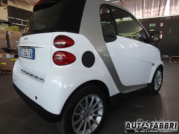 SMART - Fortwo - 1000 52 kW MHD coupé passion