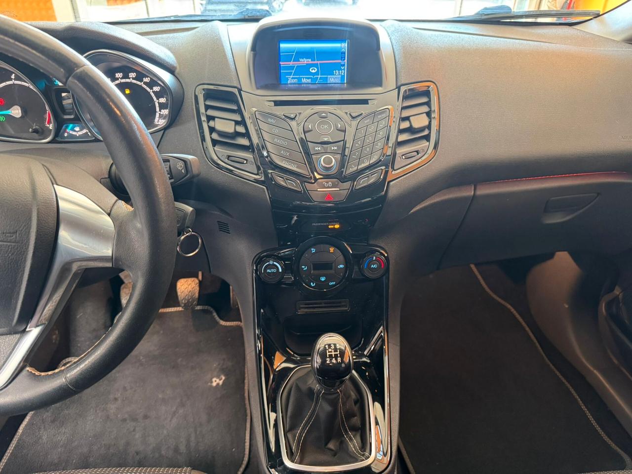 Ford Fiesta 1.2 60CV 5 porte Black & White Edition