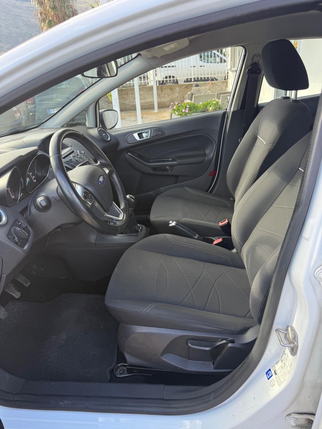 Ford Fiesta 1.5 TDCi 75CV 5 porte Black & White Edition