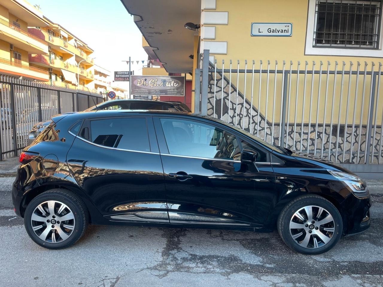 Renault Clio TCe 90 CV Moschino Intens "36000Km"⁸