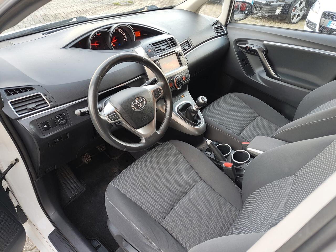 Toyota Verso 1.6 D-4D 7 posti *TETTO PANORAMA*