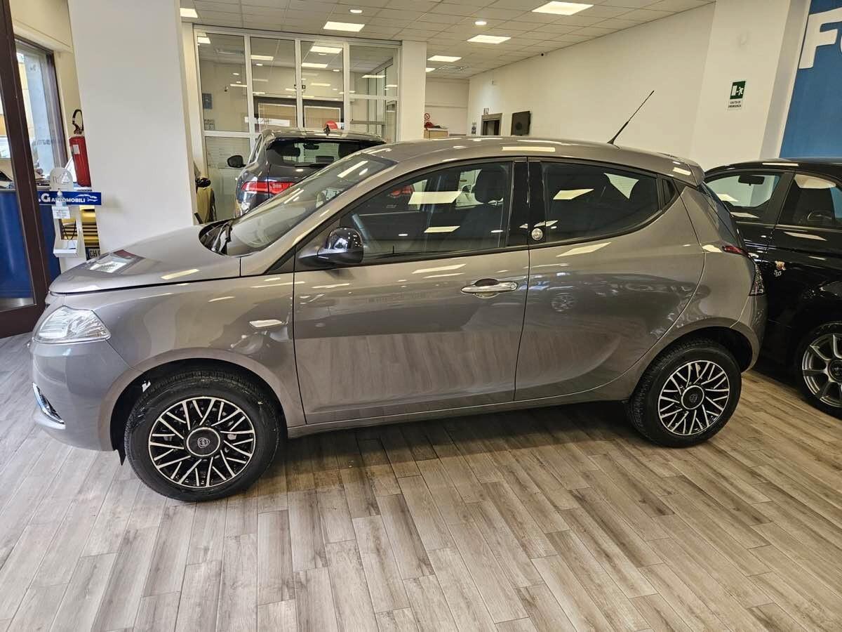 Lancia Ypsilon 0.9 TwinAir 5 porte Metano Ecochic Gold 84CV