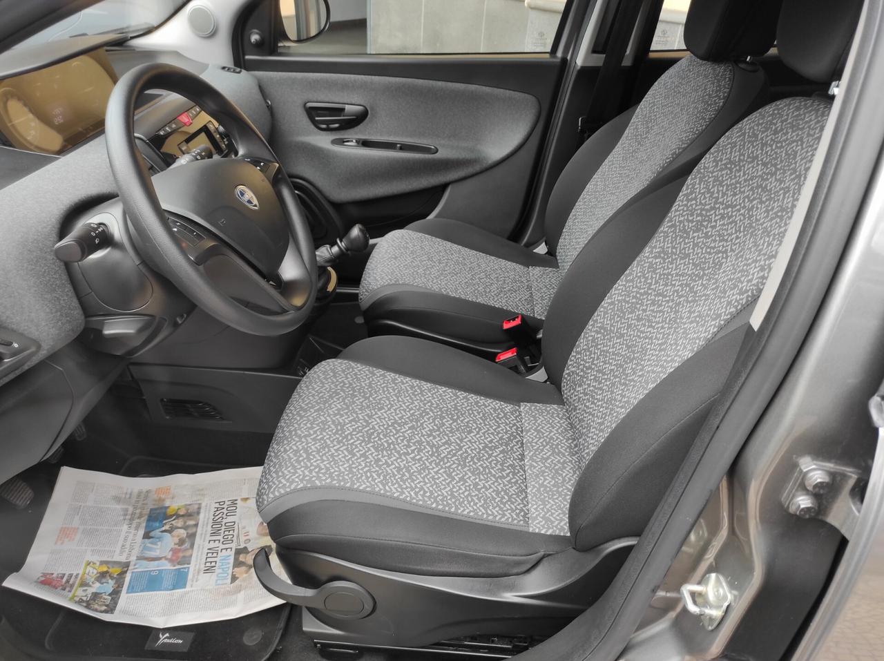 Lancia Ypsilon 2023 1.0 Hybrid Silver Plus BloccaCambio