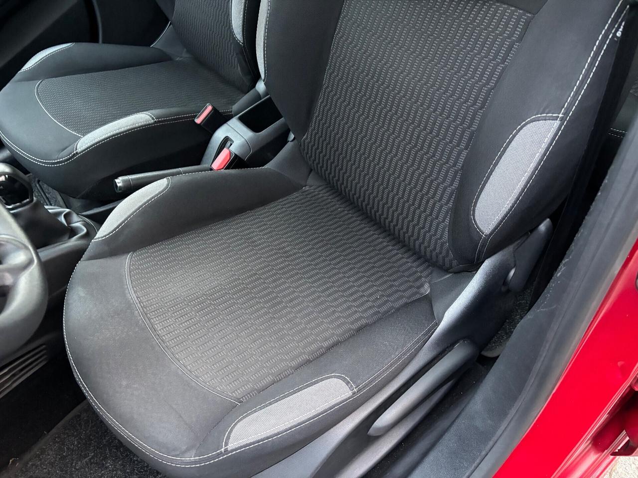 Peugeot 208 1.4 HDi 68 CV 5 porte Active ok Neopatentati