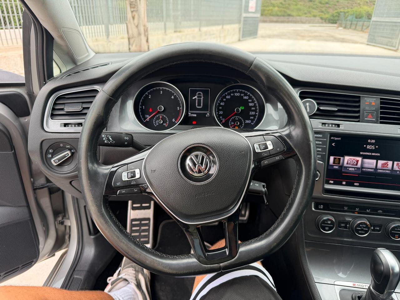 VOLKSWAGEN GOLF VAR. DSG 4MOT 2015 2.0 DIESEL/GPL 184 CV