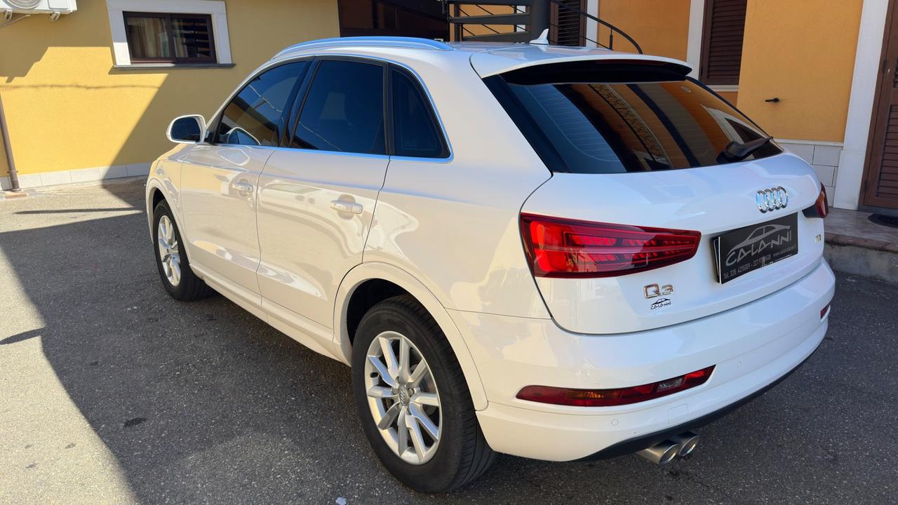 Audi Q3 2.0 TDI 120 CV Sport