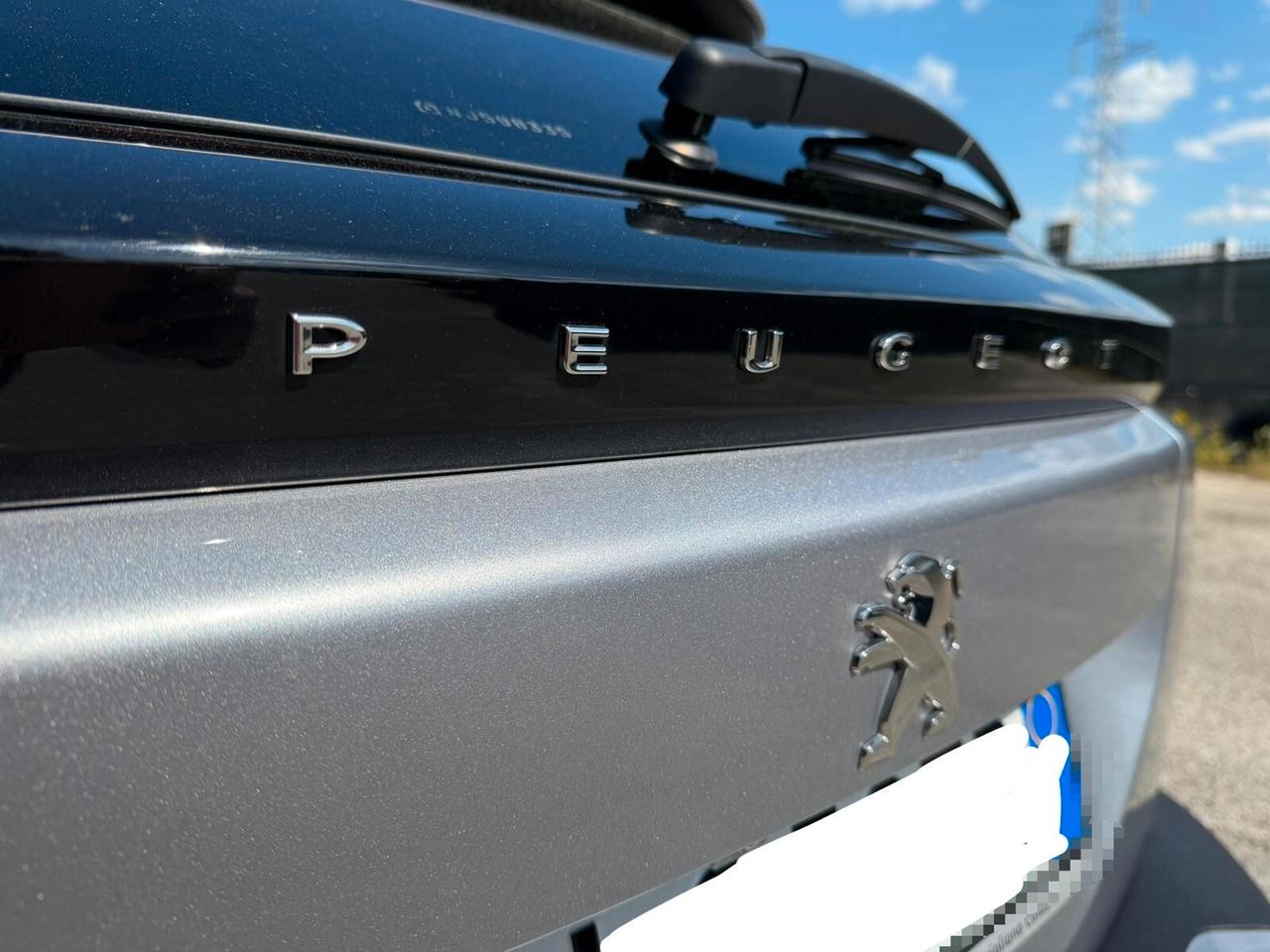 Peugeot 2008 BlueHDi 130 S&S EAT8 Allure