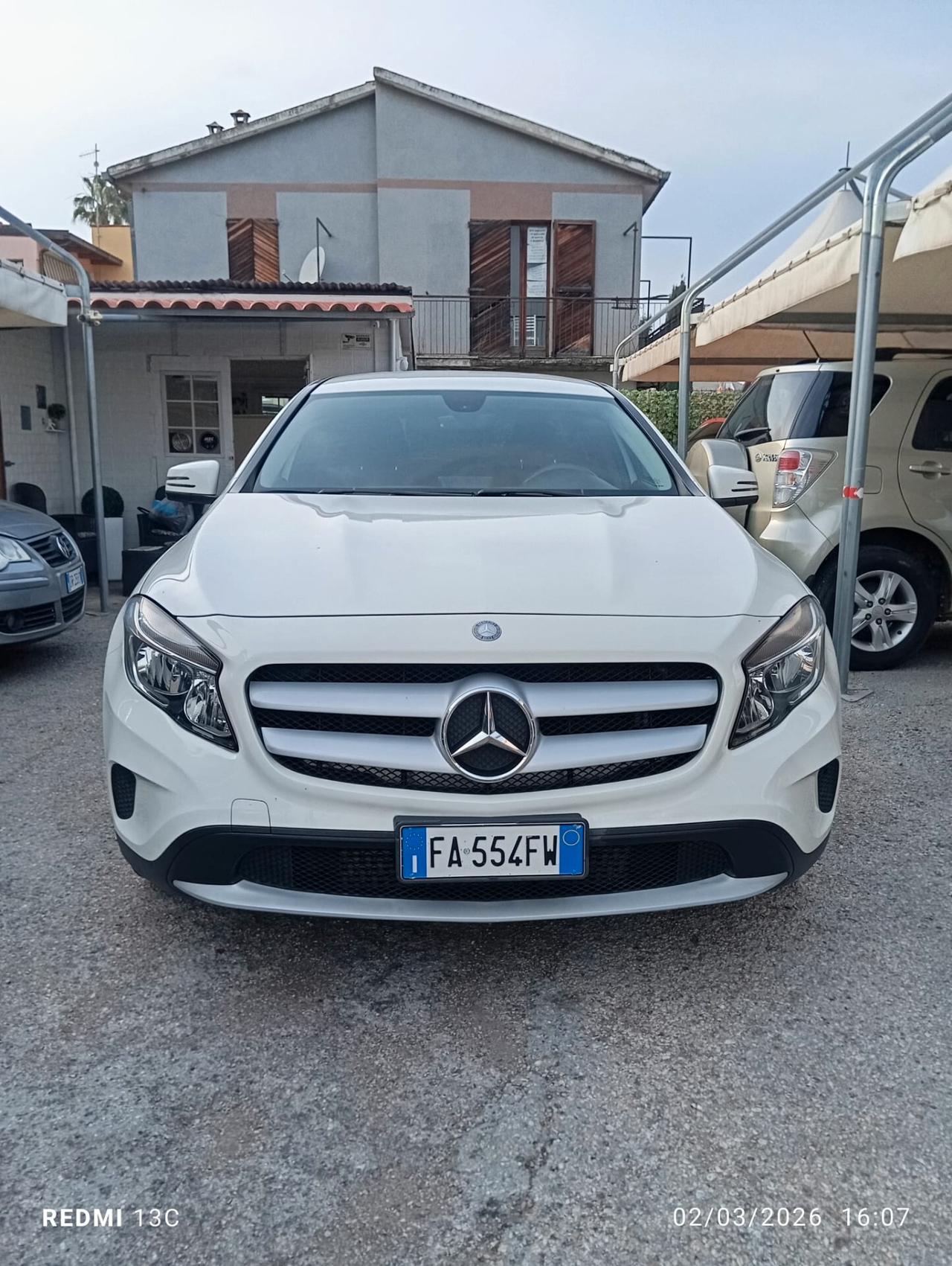 Mercedes-benz GLA 180 d Premium