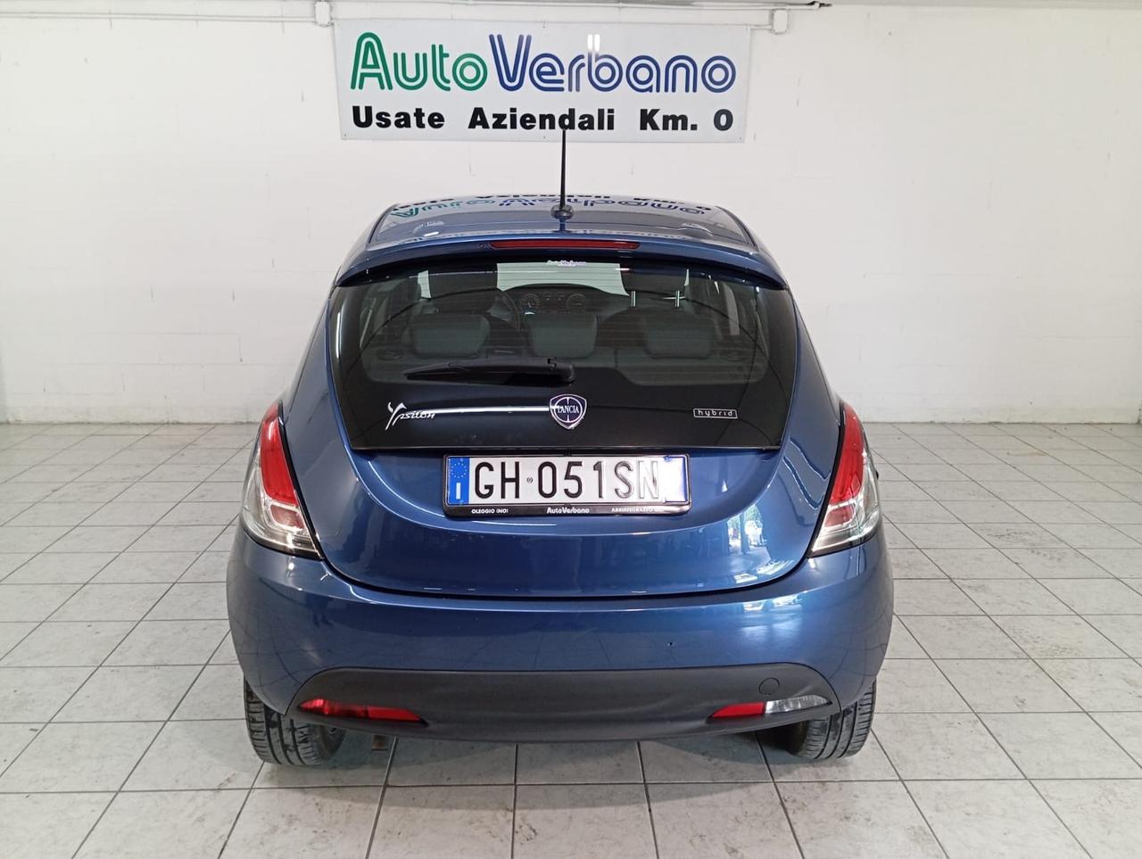 Lancia Ypsilon 1.0 FireFly 5 porte S&S Hybrid Ecochic Silver