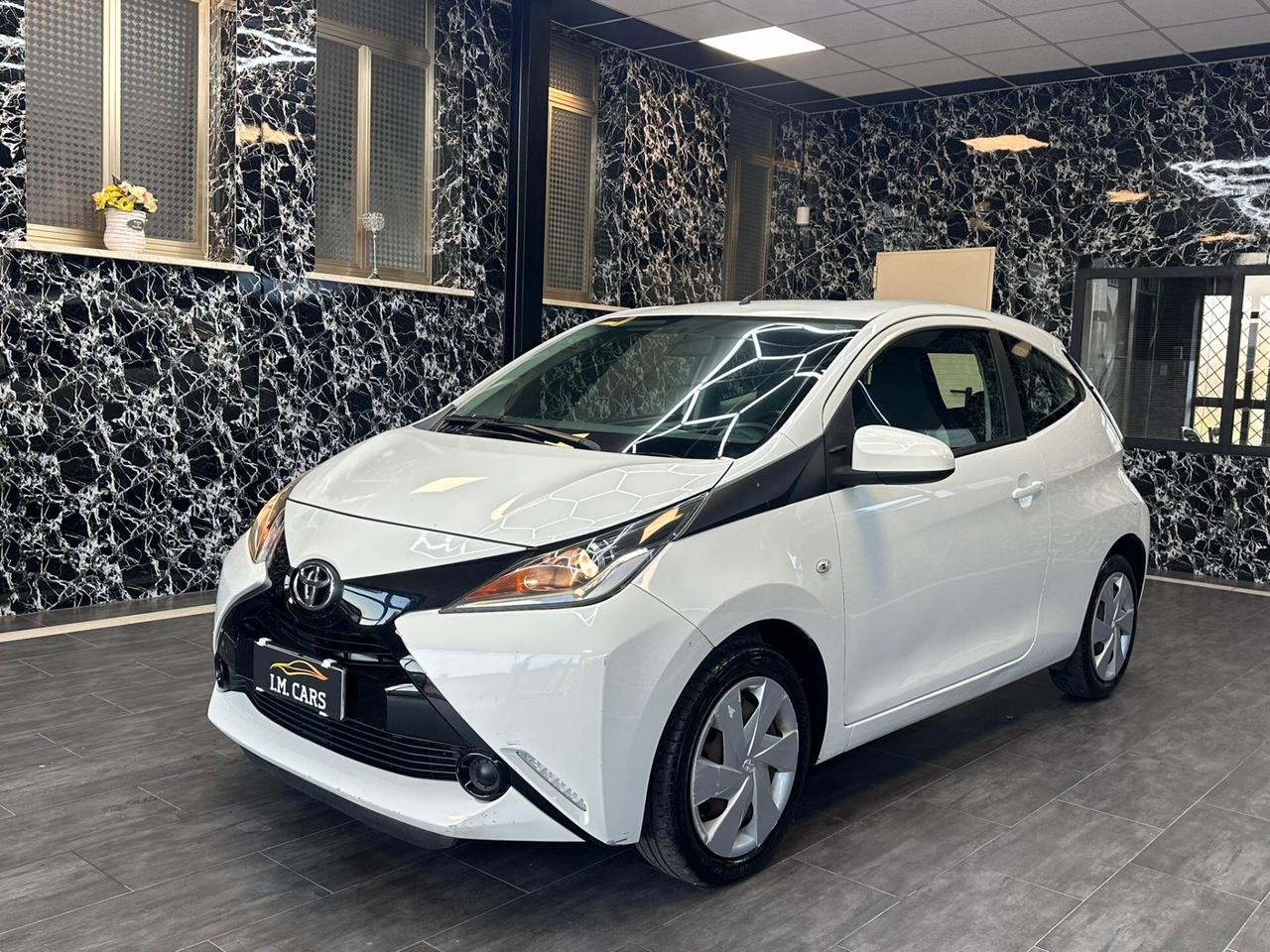 Toyota Aygo 1.0 VVT-i 69 CV 3 porte x-clusiv