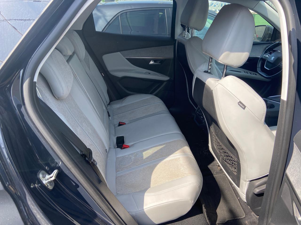 Peugeot 3008 1.5 BlueHDi 130cv Allure