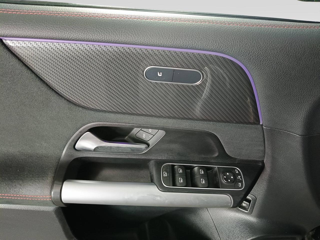 Mercedes-Benz Classe B - W247 2023 - B 180 d AMG Line Advanced Plus auto