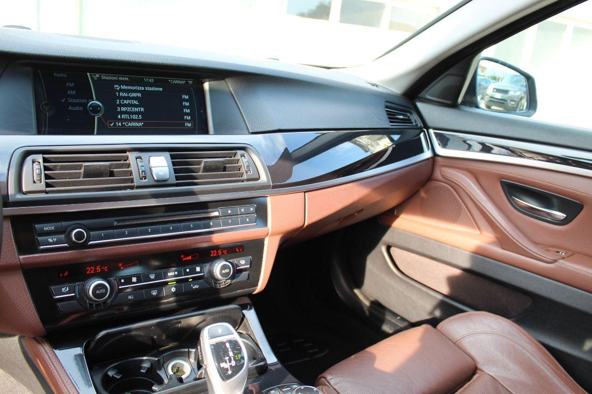 BMW - Serie 5 Touring - 520d Futura
