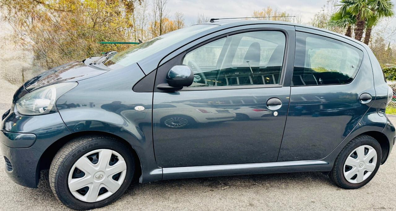 Toyota Aygo 1.0 12V 5 porte