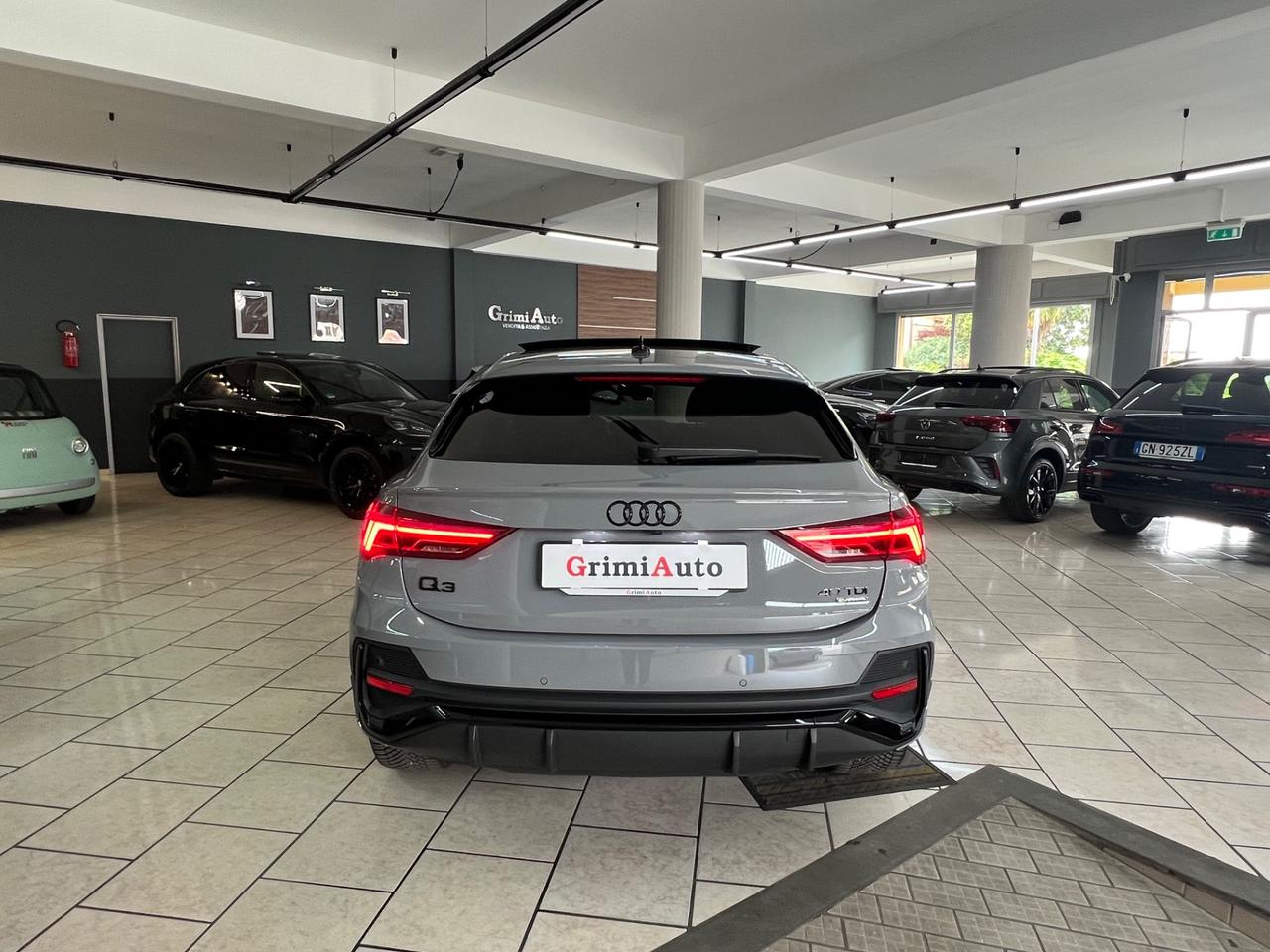 Audi Q3 SPB 40 TDI quattro S tronic Identity Black