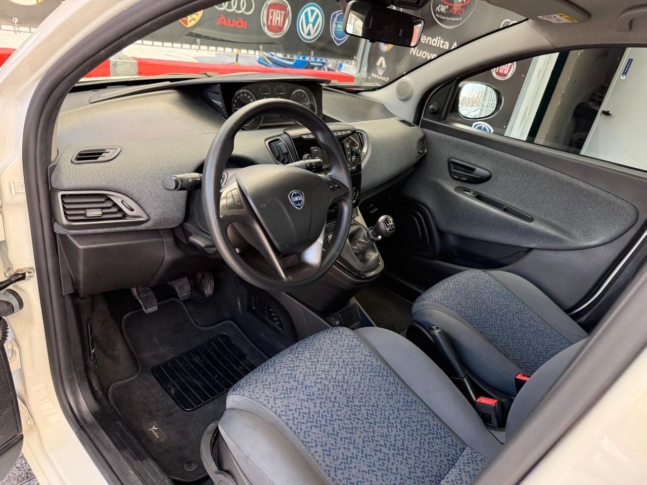 Lancia Ypsilon 1.0 FireFly 5 porte S&S Hybrid Ecochic Silver - AZIENDALE NEOPATENTATI