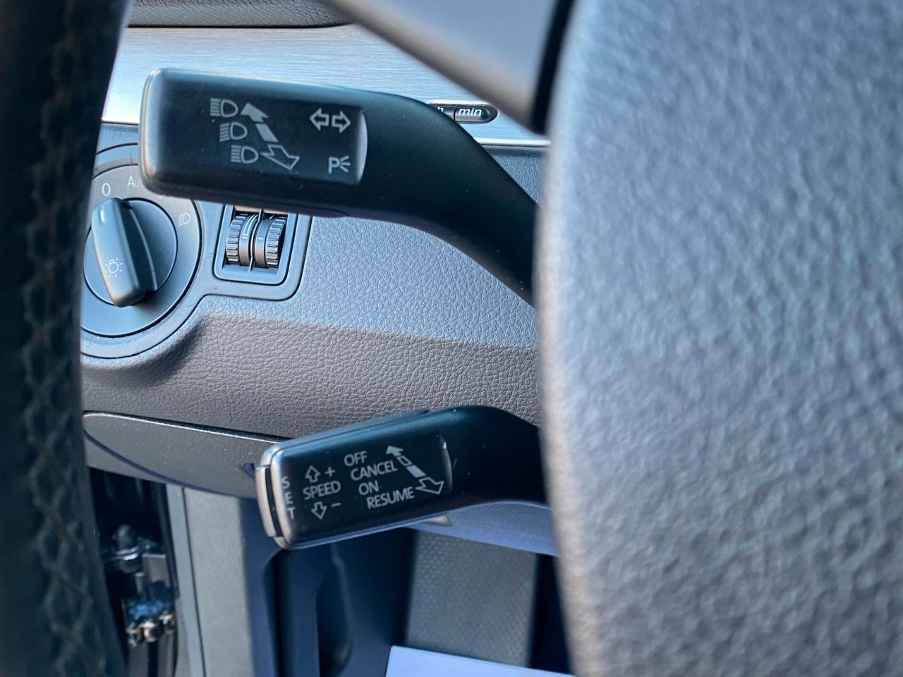 VOLKSWAGEN Passat SW 2.0 TDI UNIPRO'