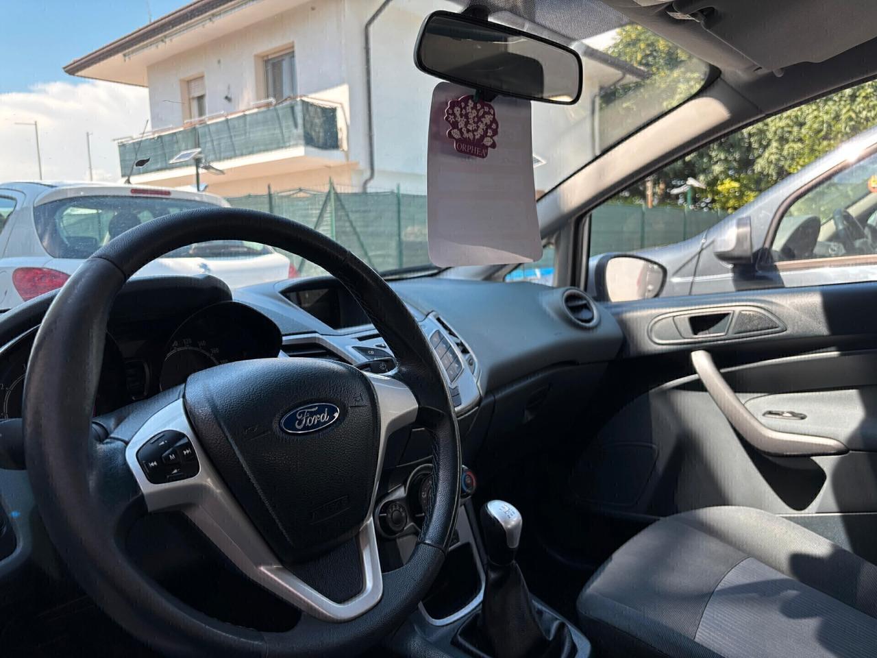 Ford Fiesta 1.2 benzina Neopatentati