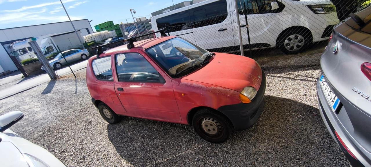 Fiat 600 CON GANCIO TRAINO 900