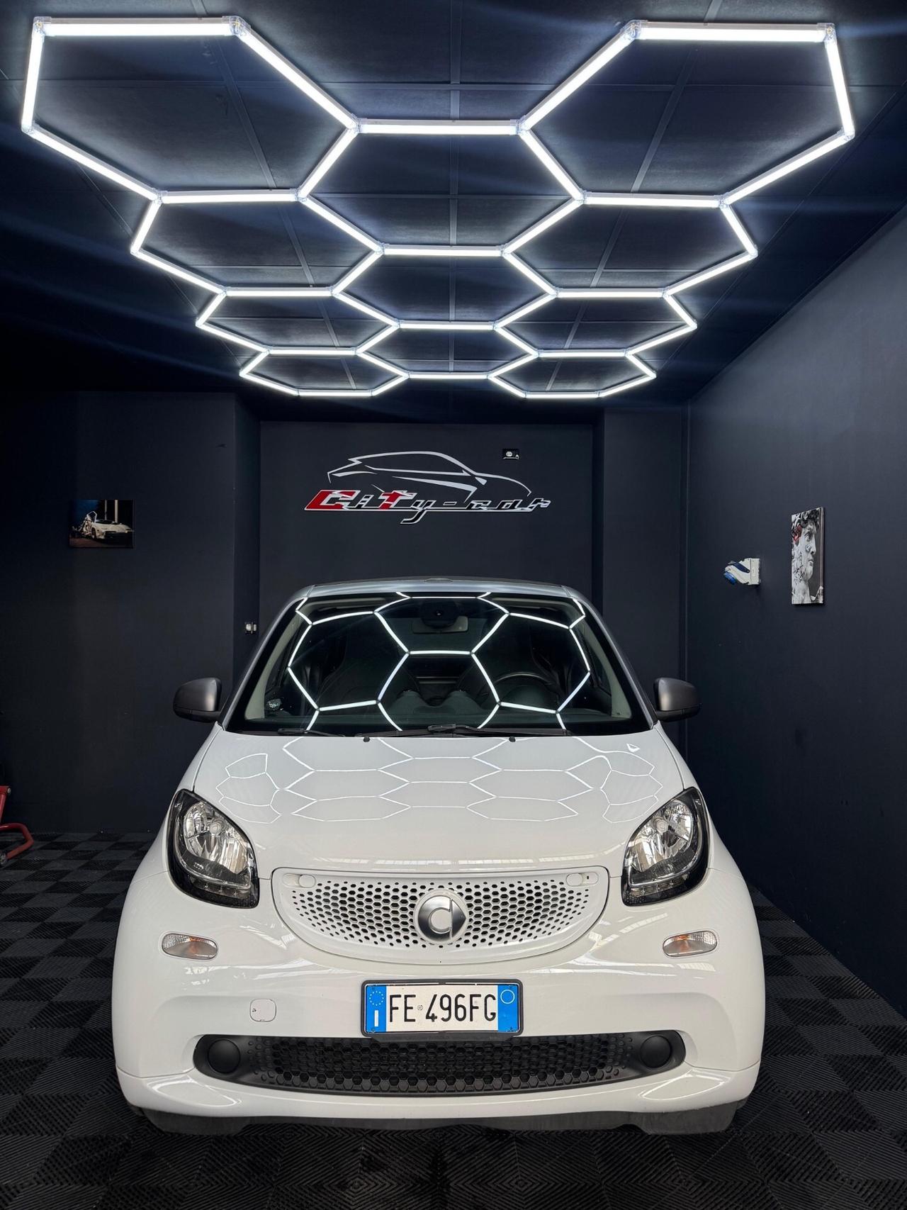 Smart ForTwo 0.9 Turbo 90 CV (2016) – Agile e Scattante!